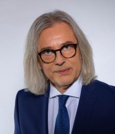 Piotr L. Chłosta
