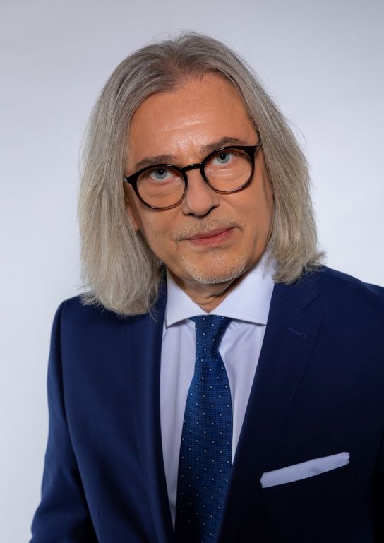 Piotr L. Chłosta