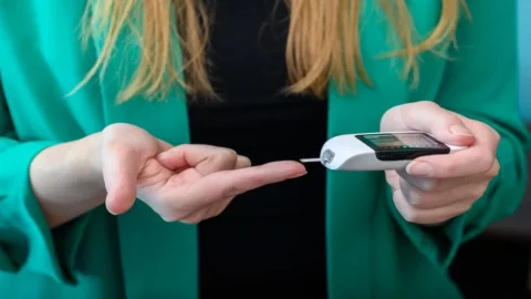 Interakcje leków w cukrzycy: kiedy leczenie staje się niebezpieczne?